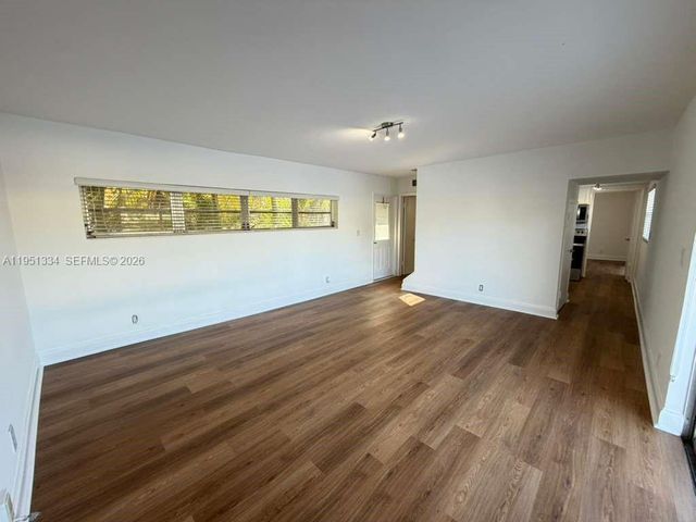 1361 NE 40th Pl 1361, Oakland Park, FL 33334