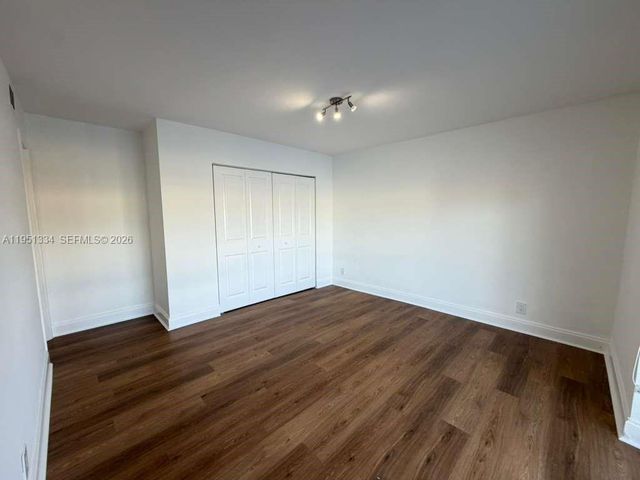 1361 NE 40th Pl 1361, Oakland Park, FL 33334