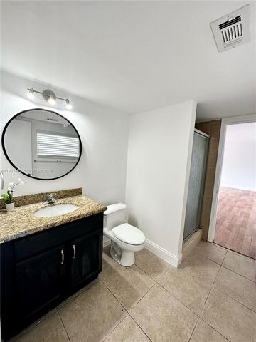 1361 NE 40th Pl 1361, Oakland Park, FL 33334