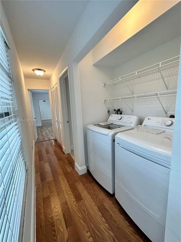 1361 NE 40th Pl 1361, Oakland Park, FL 33334