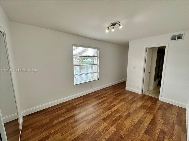 1361 NE 40th Pl 1361, Oakland Park, FL 33334