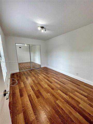 1361 NE 40th Pl 1361, Oakland Park, FL 33334