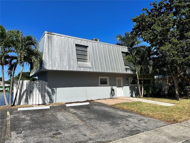 1361 NE 40th Pl 1361, Oakland Park, FL 33334
