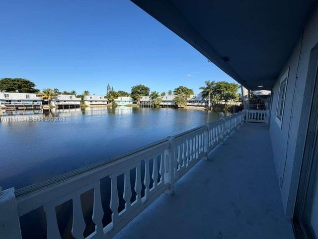 1361 NE 40th Pl 1361, Oakland Park, FL 33334