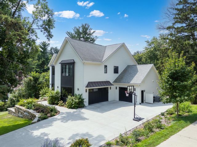 905 9th Avenue SW, Rochester, MN 55902