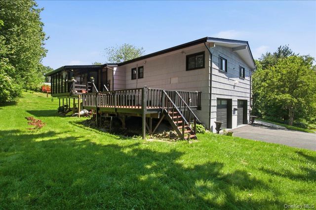 4 Medford Place, Nanuet, NY 10954
