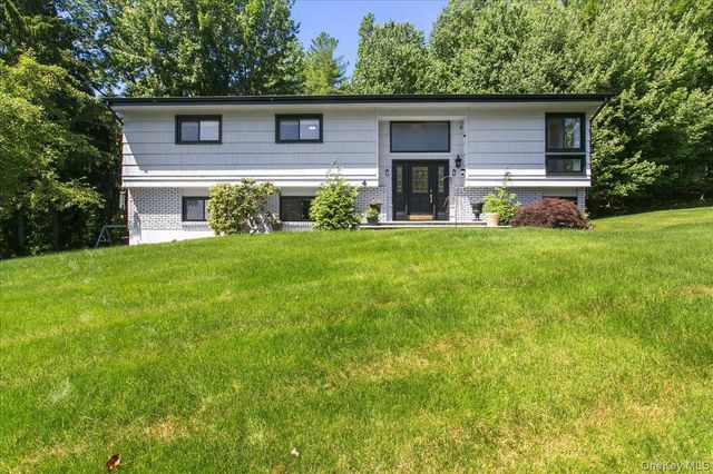 4 Medford Place, Nanuet, NY 10954
