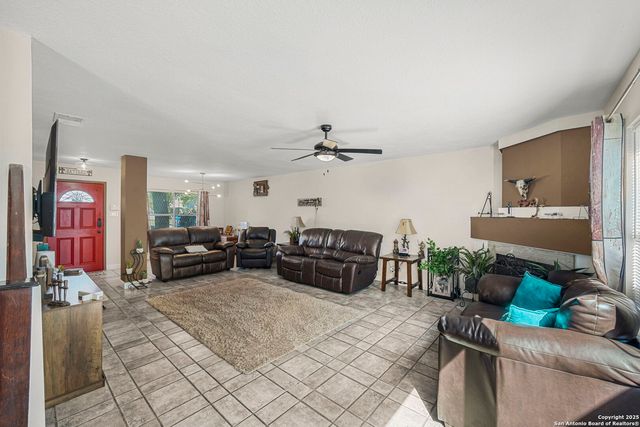 11010 Kimes Park Dr, San Antonio, TX 78249