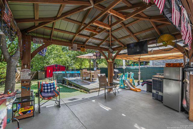 11010 Kimes Park Dr, San Antonio, TX 78249