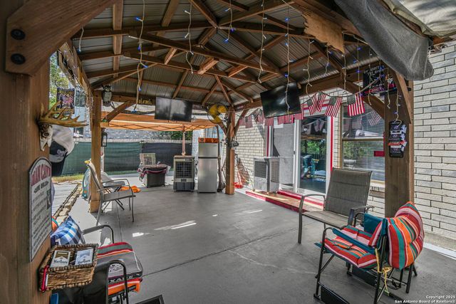 11010 Kimes Park Dr, San Antonio, TX 78249