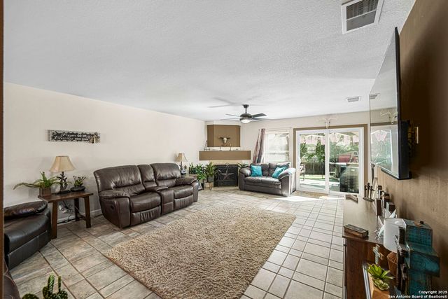 11010 Kimes Park Dr, San Antonio, TX 78249