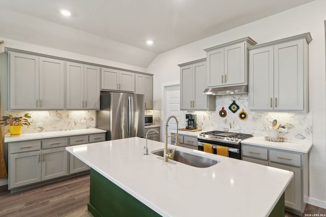 1935 Scare Crow, New Braunfels, TX 78130