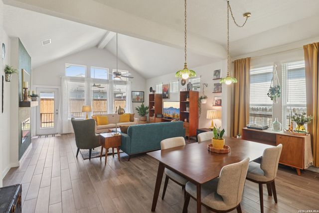 1935 Scare Crow, New Braunfels, TX 78130