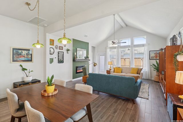 1935 Scare Crow, New Braunfels, TX 78130