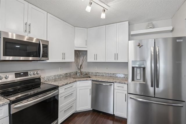 5727 BISCAYNE COURT 209, New Port Richey, FL 34652