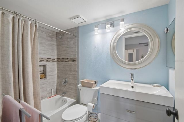 5727 BISCAYNE COURT 209, New Port Richey, FL 34652