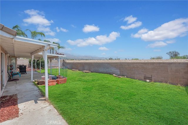 7581 Stoney Creek Drive, Highland, CA 92346