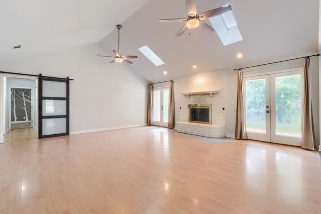 8821 Glen Hollow Drive, Fort Worth, TX 76179