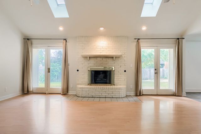 8821 Glen Hollow Drive, Fort Worth, TX 76179