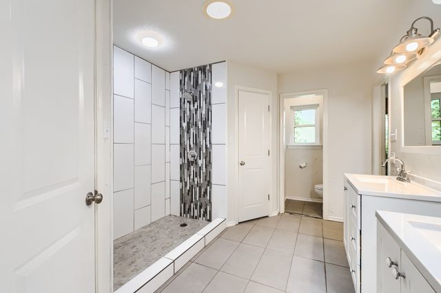 8821 Glen Hollow Drive, Fort Worth, TX 76179
