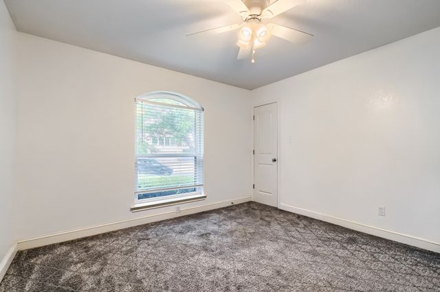 8821 Glen Hollow Drive, Fort Worth, TX 76179