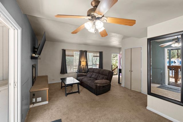 22391 Cameo Dr, Grass Valley, CA 95949