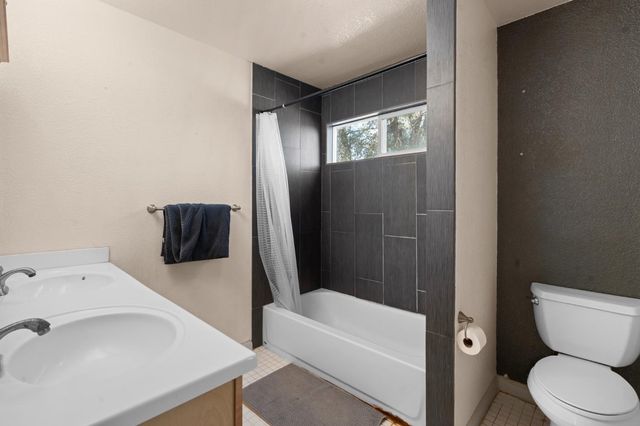 22391 Cameo Dr, Grass Valley, CA 95949