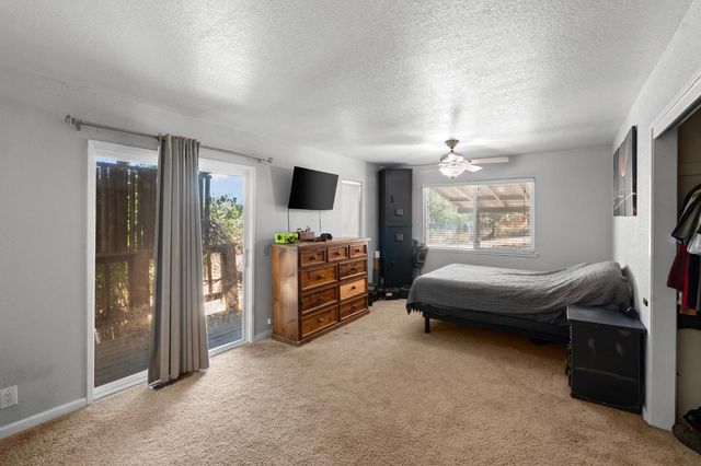 22391 Cameo Dr, Grass Valley, CA 95949