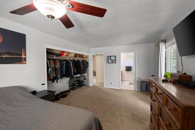 22391 Cameo Dr, Grass Valley, CA 95949