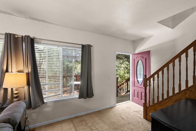 22391 Cameo Dr, Grass Valley, CA 95949