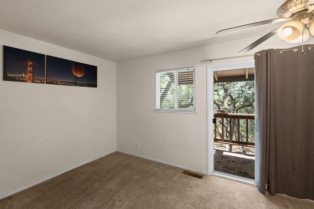 22391 Cameo Dr, Grass Valley, CA 95949