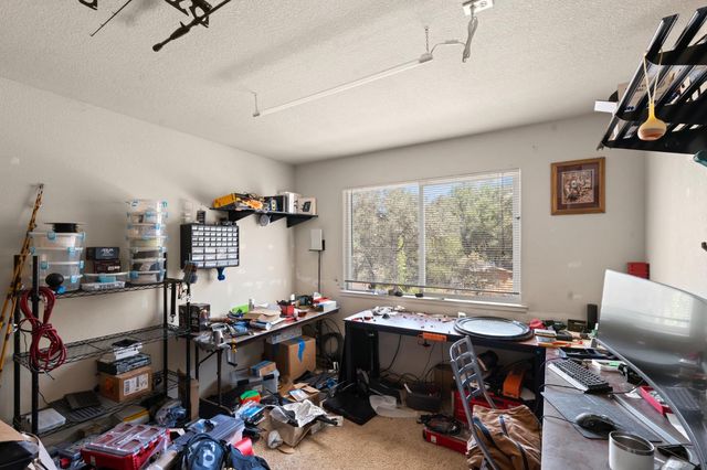 22391 Cameo Dr, Grass Valley, CA 95949