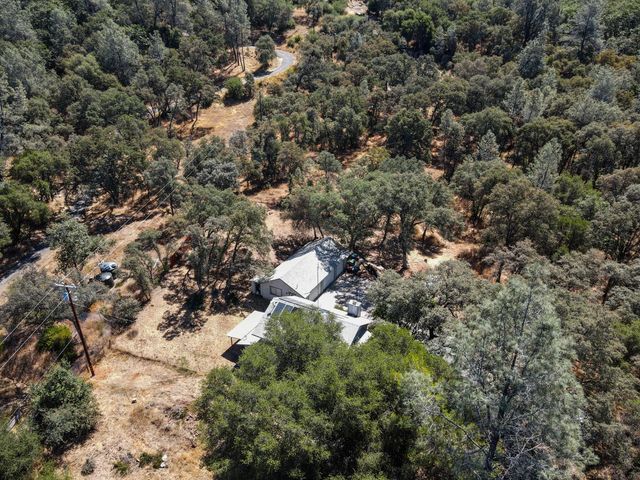 22391 Cameo Dr, Grass Valley, CA 95949