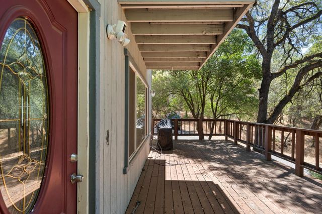 22391 Cameo Dr, Grass Valley, CA 95949