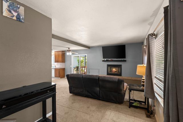 22391 Cameo Dr, Grass Valley, CA 95949