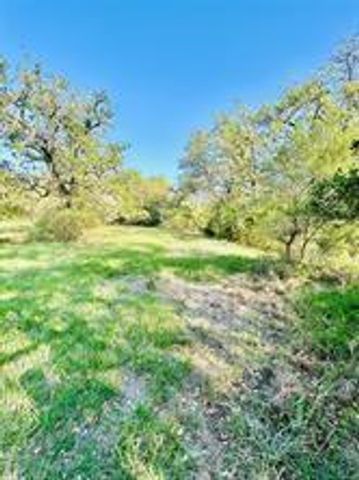 1147 County Road 156, Columbus, TX 78934