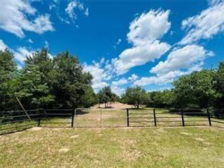 1147 County Road 156, Columbus, TX 78934