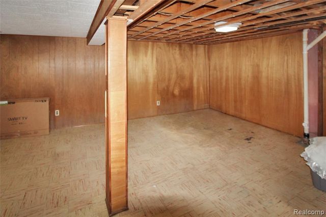 12883 Callender Street, Southgate, MI 48195