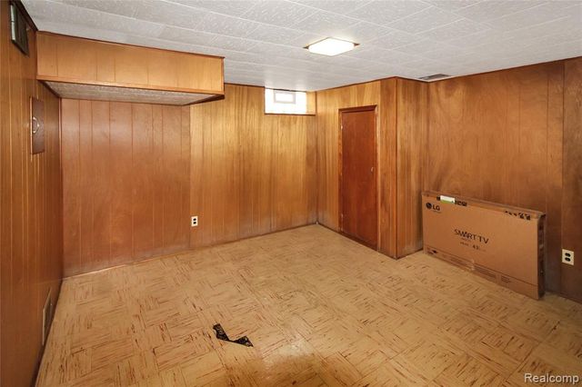 12883 Callender Street, Southgate, MI 48195