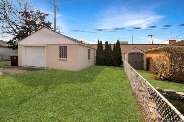 12883 Callender Street, Southgate, MI 48195