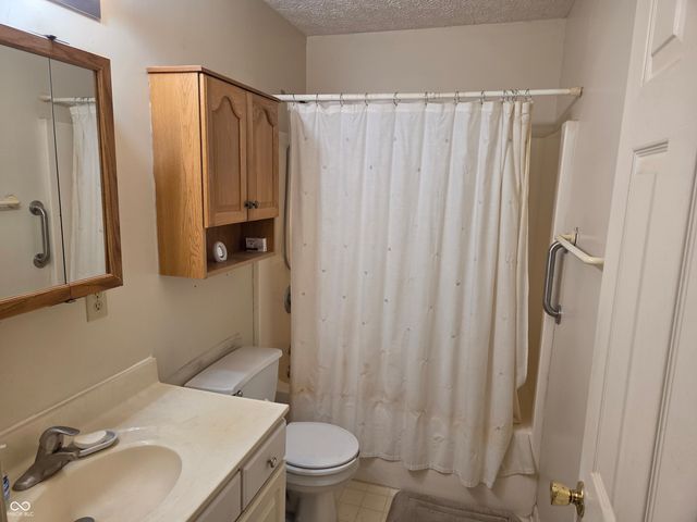 2002 Cycling Lane, Indianapolis, IN 46260