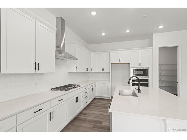 3795 Emerald Shore Cir, Loveland, CO 80538