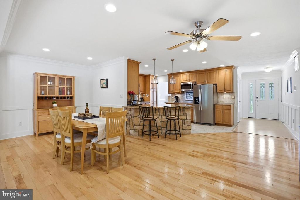Image 10 of property listing at 442 CENTURY VISTA DR, Arnold, MD 21012