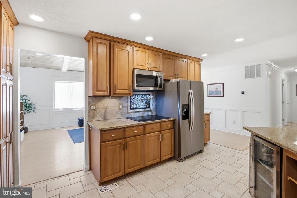 Image 15 of property listing at 442 CENTURY VISTA DR, Arnold, MD 21012