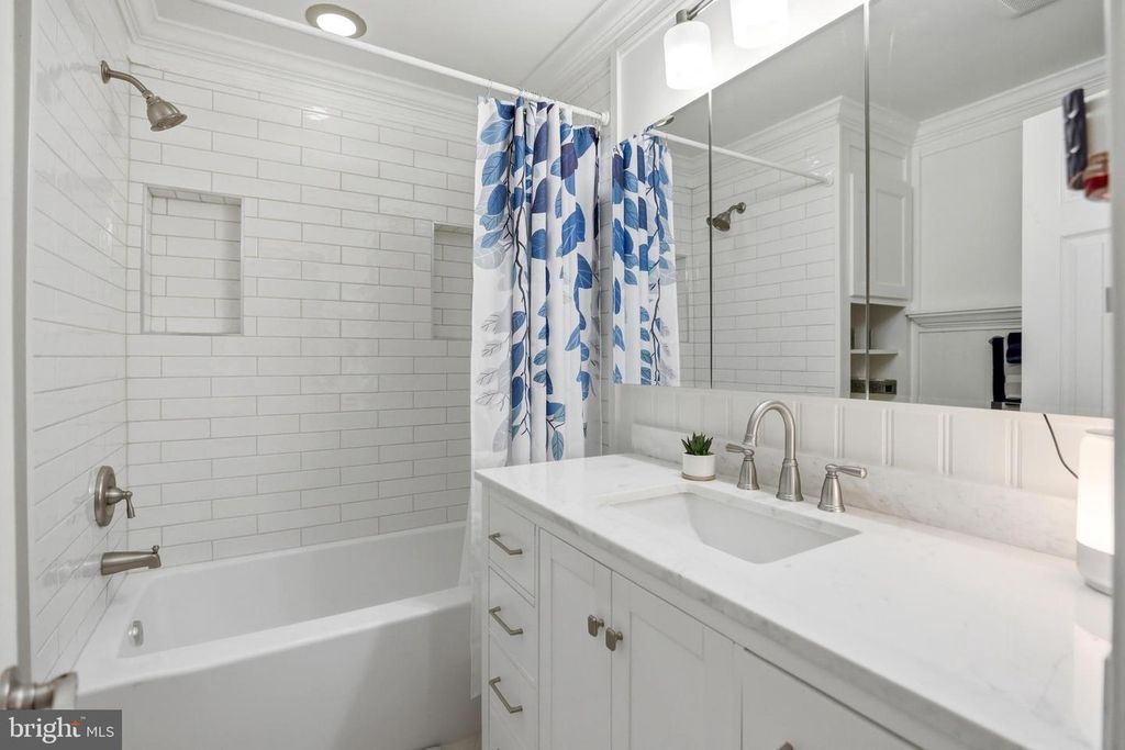 Image 32 of property listing at 442 CENTURY VISTA DR, Arnold, MD 21012