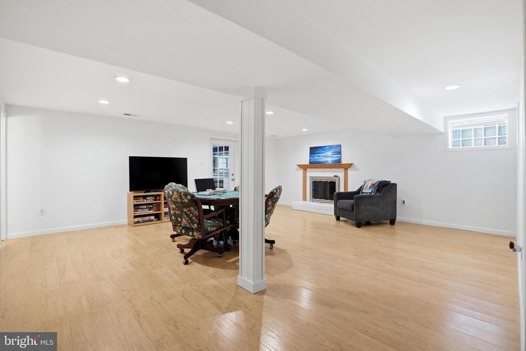 Image 35 of property listing at 442 CENTURY VISTA DR, Arnold, MD 21012