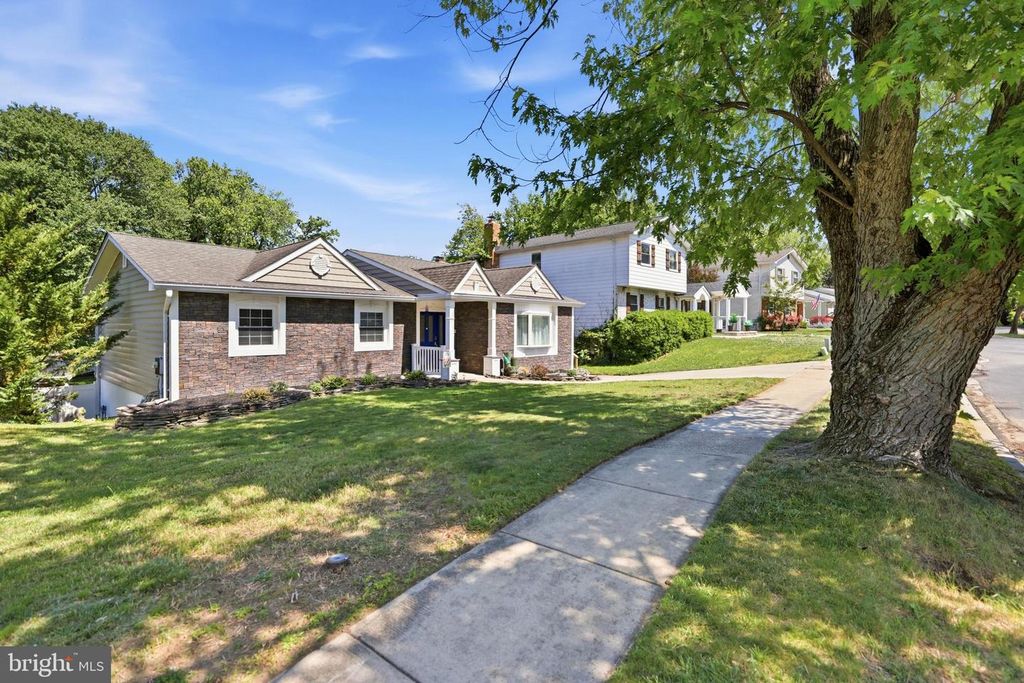 Image 4 of property listing at 442 CENTURY VISTA DR, Arnold, MD 21012