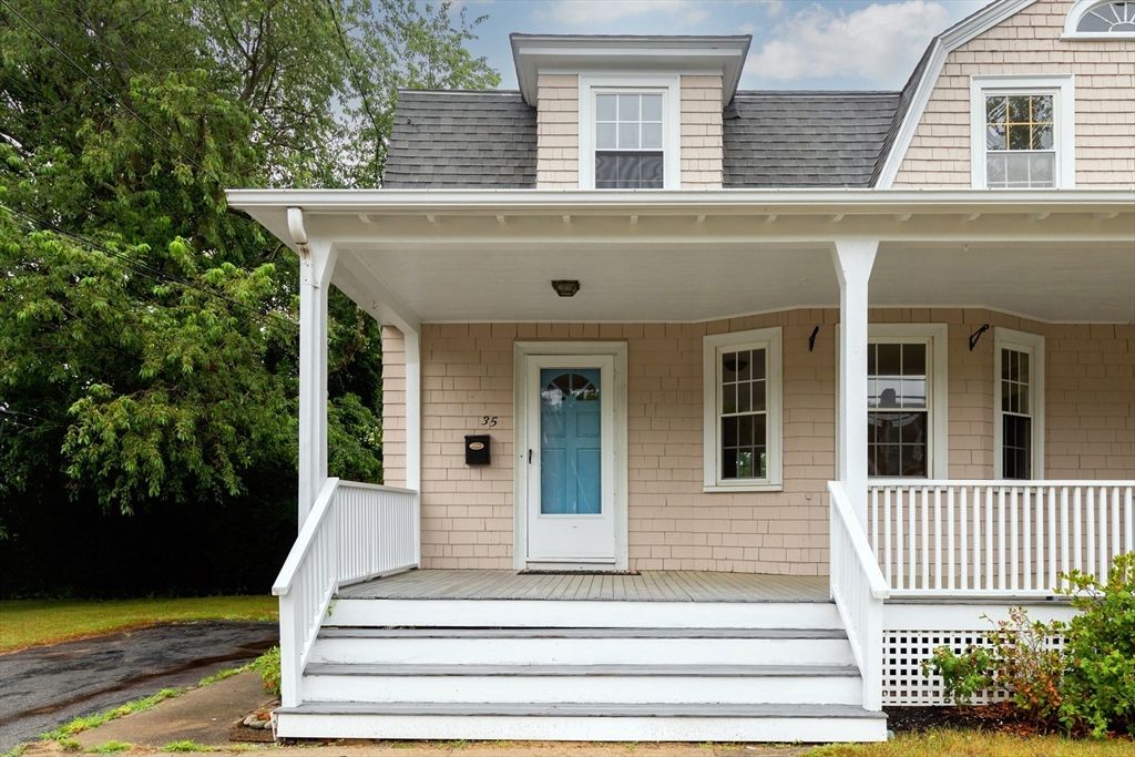 35 Spooner St, Plymouth, MA 02360