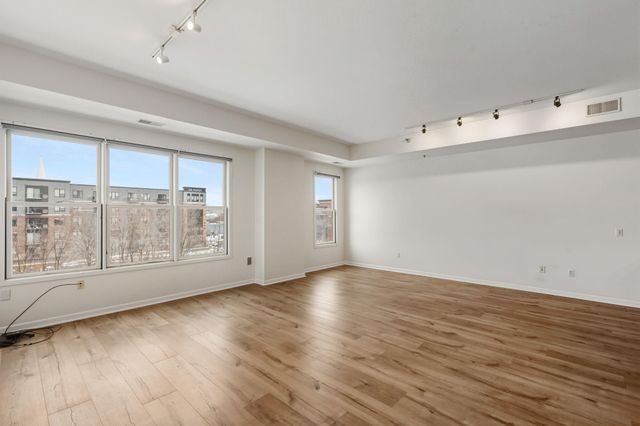 209 8th Street E 308, Saint Paul, MN 55101