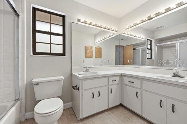 2624 NW 4TH AVENUE, Gainesville, FL 32607